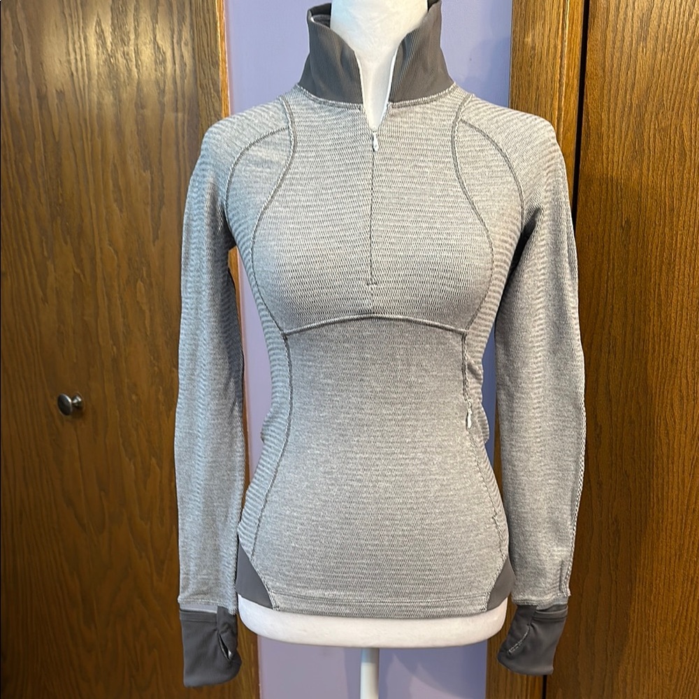 Lululemon Athletica Gray Women's Top size 2.